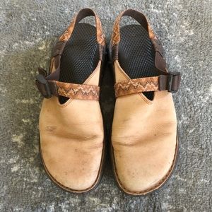 Chaco toecoop clog. Womens 8.5